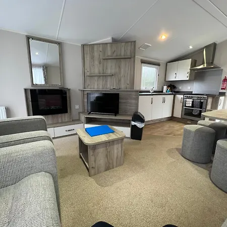 Apartment 3 Bedroom Caravan Mc37, Shanklin, Isle Of Wight *