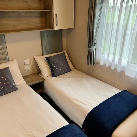 3 Bedroom Caravan Mc37, Shanklin, Isle Of Wight Shanklin
