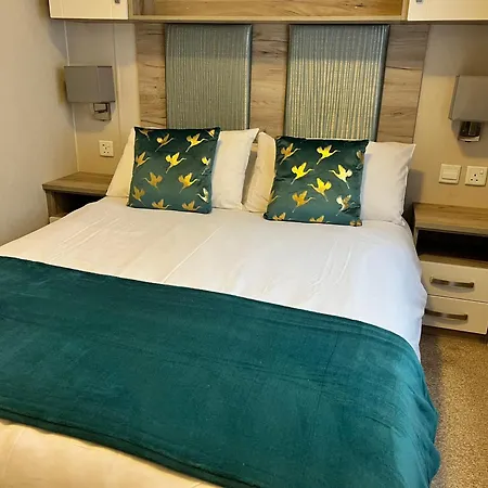3 Bedroom Caravan Mc37, Shanklin, Isle Of Wight * Shanklin