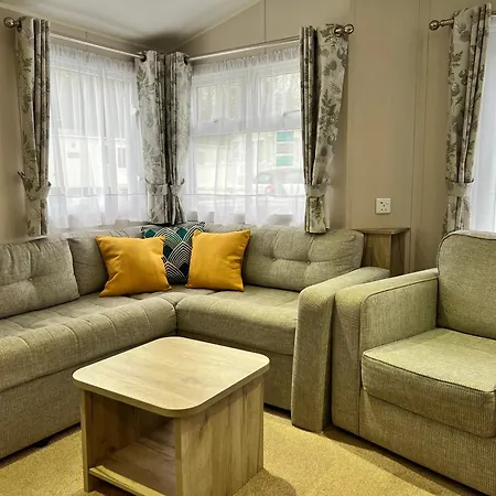 3 Bedroom Caravan Mc37, Shanklin, Isle Of Wight