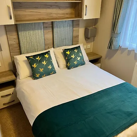3 Bedroom Caravan Mc37, Shanklin, Isle Of Wight Apartment Shanklin
