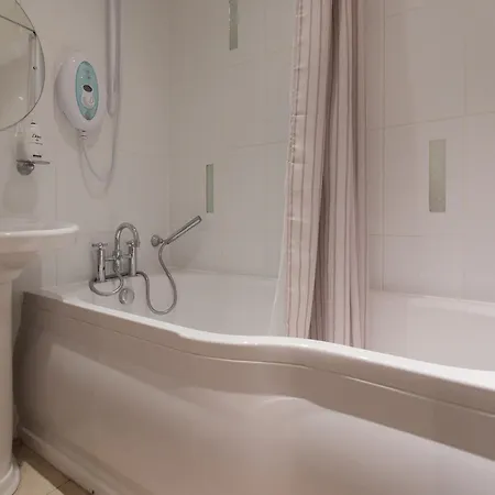 7 The Priory Apartment *
