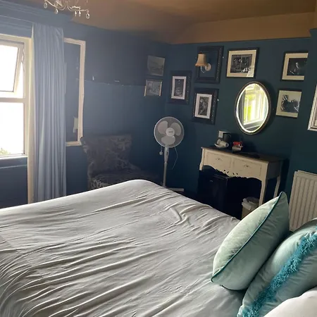 Keats Hotel