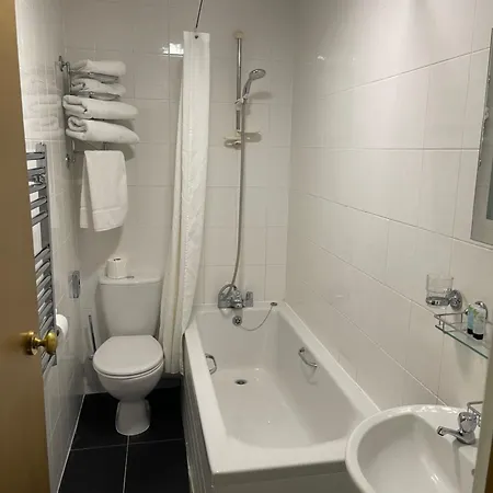 Keats Hotel *