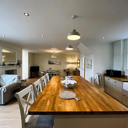 5 Old School Mews Holiday home *