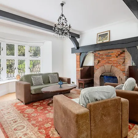 Luccombe Chine House - Rare Find A Spectacular Secluded Coastal Manor With Breathtaking Ocean View, Near Old Village *