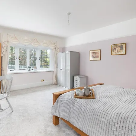 Luccombe Chine House - Rare Find A Spectacular Secluded Coastal Manor With Breathtaking Ocean View, Near Old Village Shanklin