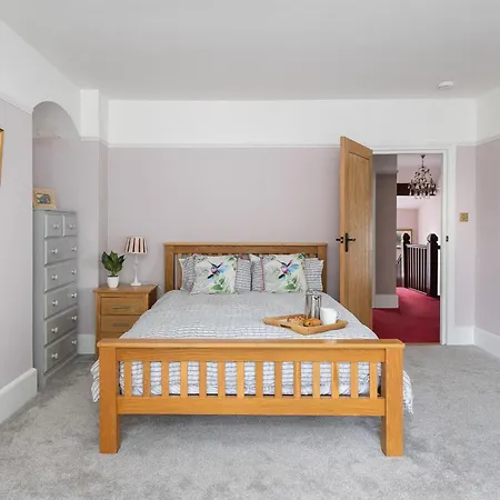 Luccombe Chine House - Rare Find A Spectacular Secluded Coastal Manor With Breathtaking Ocean View, Near Old Village Country house