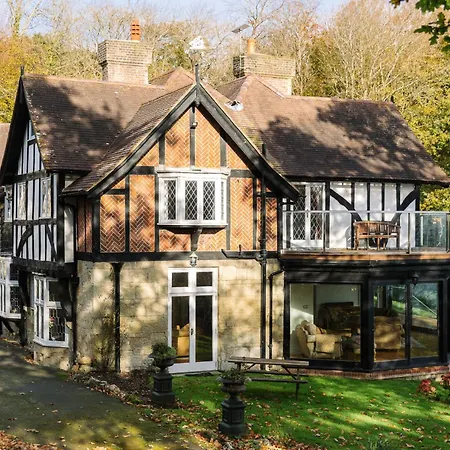 Luccombe Chine House - Rare Find A Spectacular Secluded Coastal Manor With Breathtaking Ocean View, Near Old Village Chácara
