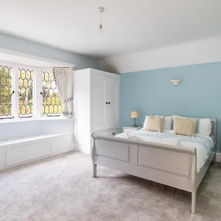 Country house Luccombe Chine House - Rare Find A Spectacular Secluded Coastal Manor With Breathtaking Ocean View, Near Old Village