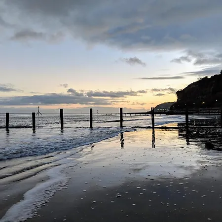 Isle Of Yoga Garden Flat Shanklin