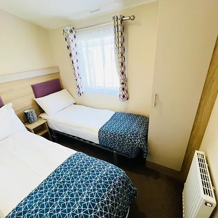 3 Bedroom Caravan Og35, Lower Hyde, Shanklin