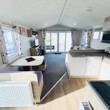 Holiday home 3 Bedroom Caravan Og35, Lower Hyde,