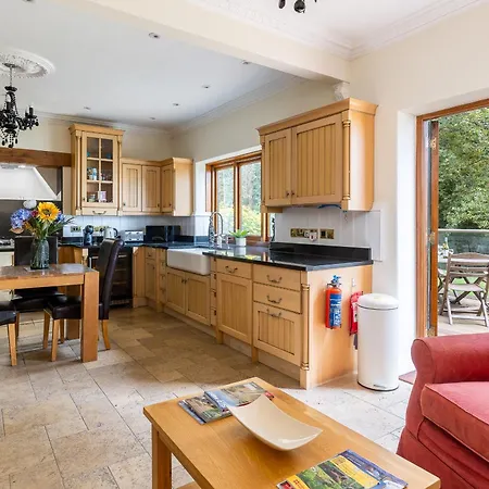 Luccombe Chine House - Rare Find A Spectacular Secluded Coastal Manor With Breathtaking Ocean View, Near Old Village *