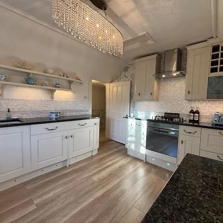 Enchanting 4 Bedroom *