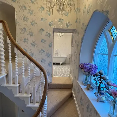 Enchanting 4 Bedroom *