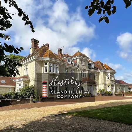 Apartment 6 Manor - Family Friendly In Old Village Shanklin