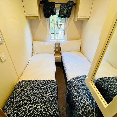 3 Bedroom Caravan Lg3, Lower Hyde, Holiday home Shanklin