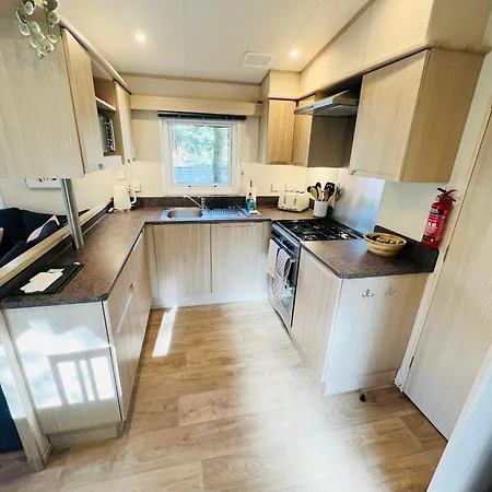 3 Bedroom Caravan Lg3, Lower Hyde, Holiday home *