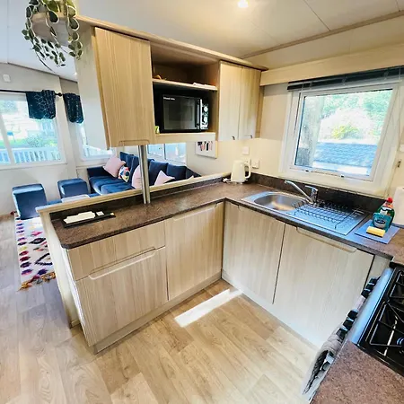 3 Bedroom Caravan Lg3, Lower Hyde, Holiday home Shanklin
