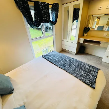 3 Bedroom Caravan Lg3, Lower Hyde, *