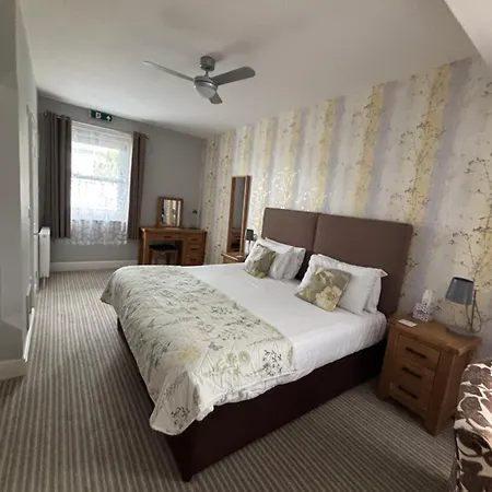 The Clifton 4*