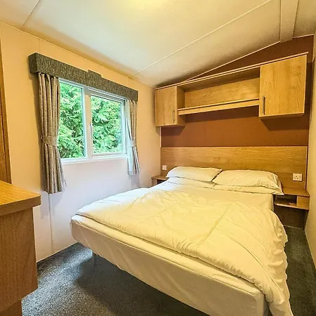 Acampamento Lovely Caravan At Lower Hyde Park, Isle Of Wight Ref 24001g *