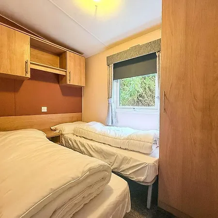 Acampamento Lovely Caravan At Lower Hyde Park, Isle Of Wight Ref 24001g Shanklin
