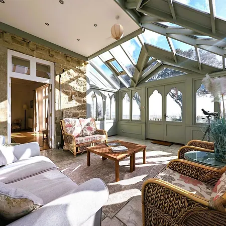 Grand Garden - The Old Vicarage - Duplex Residence, Breathtaking Sea Views Over Bay - Old Village, Fantastic Family Getaway! Apartment