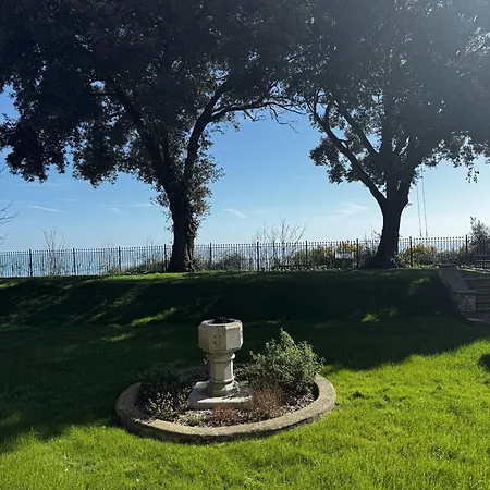 Apartment Grand Garden - The Old Vicarage - Duplex Residence, Breathtaking Sea Views Over Bay - Old Village, Fantastic Family Getaway!