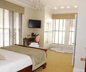 Hotel Clarence House 3*