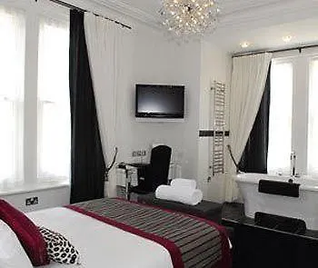 Hotel Clarence House 3*