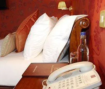Clarence House Hotel 3*