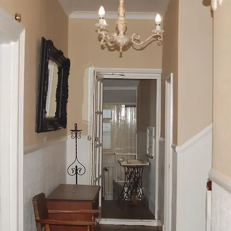 Bed & Breakfast Knights Rest