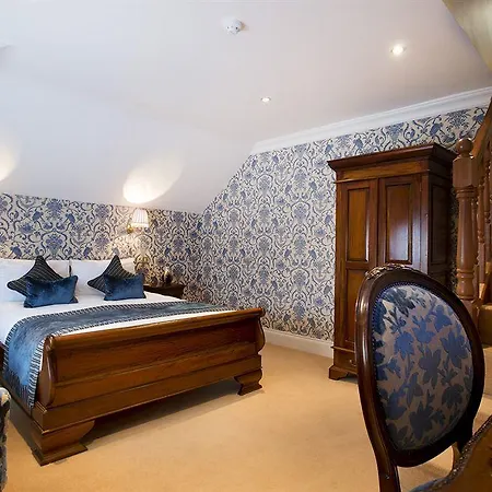 Hotel Clarence House 3*