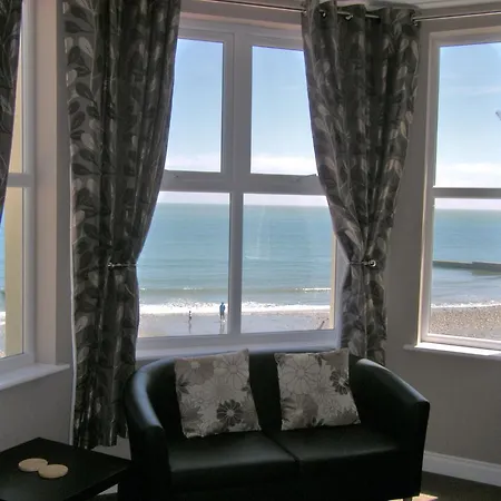 Shoreside Hotel 4*