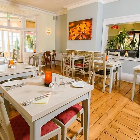 The Clifton 4*