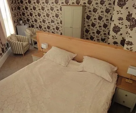 Brooke House 4*