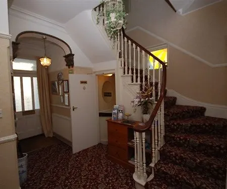 Heatherleigh Flat Bed & Breakfast 3*