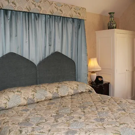 Rylstone Manor
