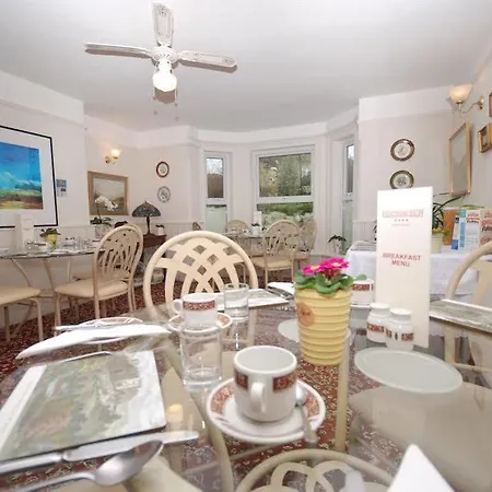 Heatherleigh Flat Bed & Breakfast 3*