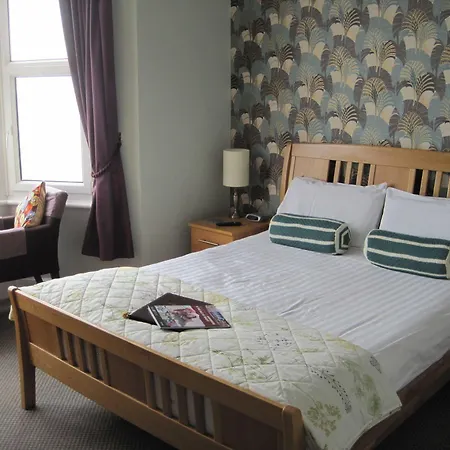 The Clifton 4*