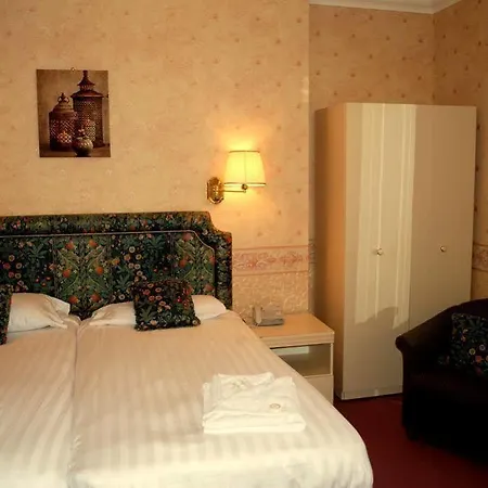 Hotel Melbourne Ardenlea 3*