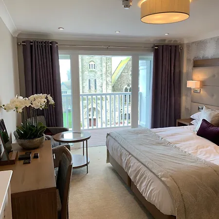 Auckland House Shanklin