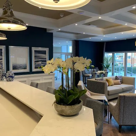 Auckland House 5*