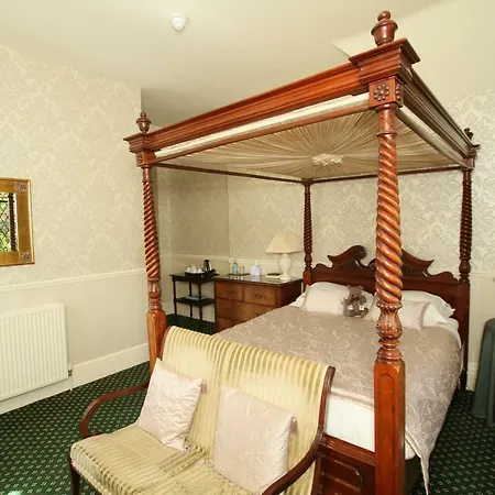 Rylstone Manor 3* Shanklin