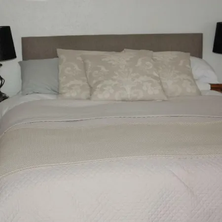 Bed & Breakfast Knights Rest 3*