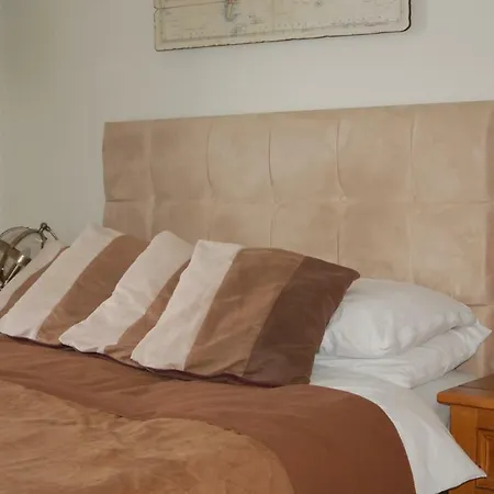 Bed & Breakfast Knights Rest 3*