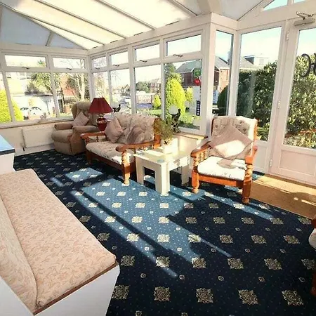 The Rowborough Hotel 4*