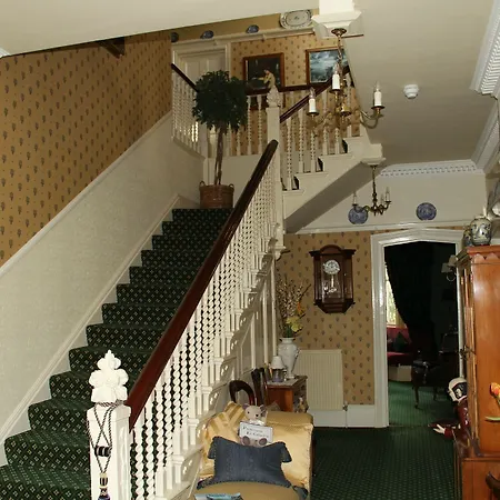 Rylstone Manor 3*